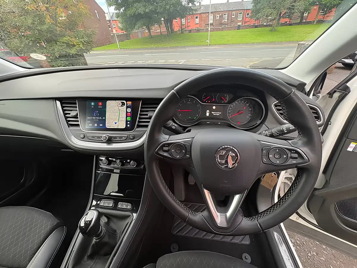 Used 2020 Vauxhall Grandland X Sri Nav White - Interior and Exterior details 19