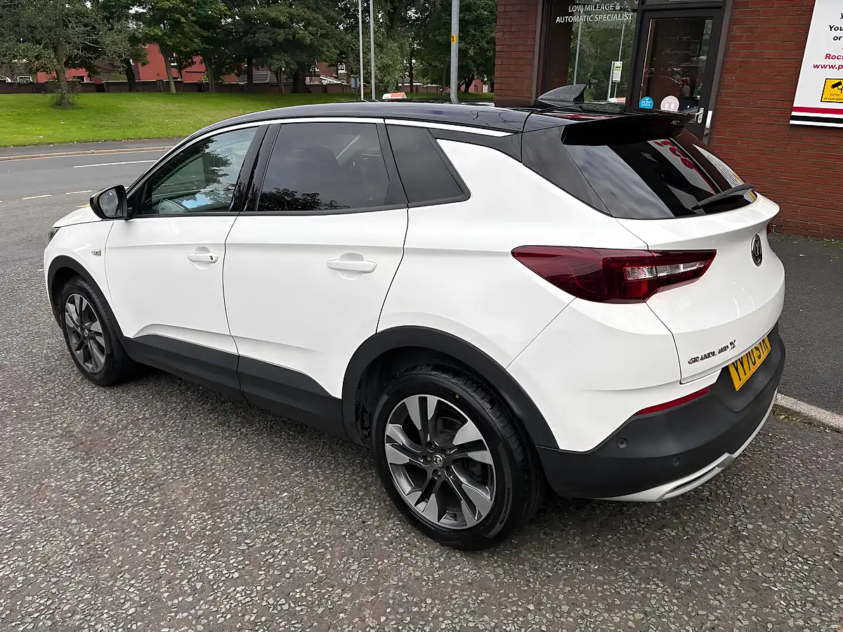 Used 2020 Vauxhall Grandland X Sri Nav White - Interior and Exterior details 5