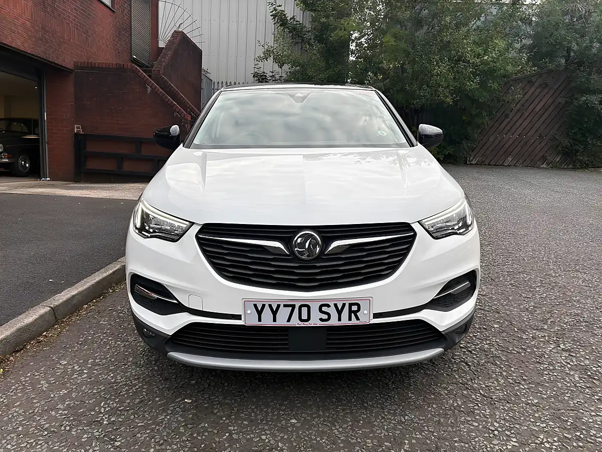 Used 2020 Vauxhall Grandland X Sri Nav White - Interior and Exterior details 8
