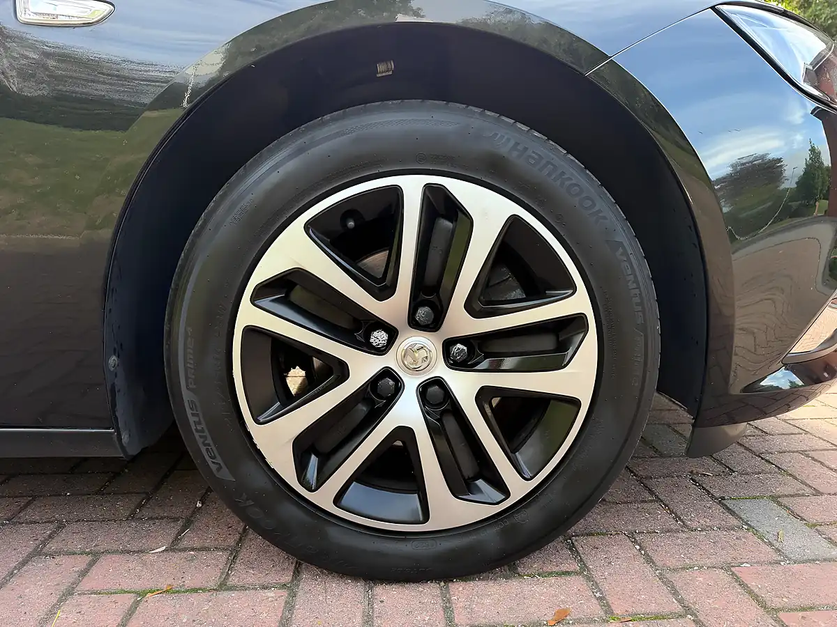 Used 2020 Vauxhall Insignia Design - Interior and Exterior details 12