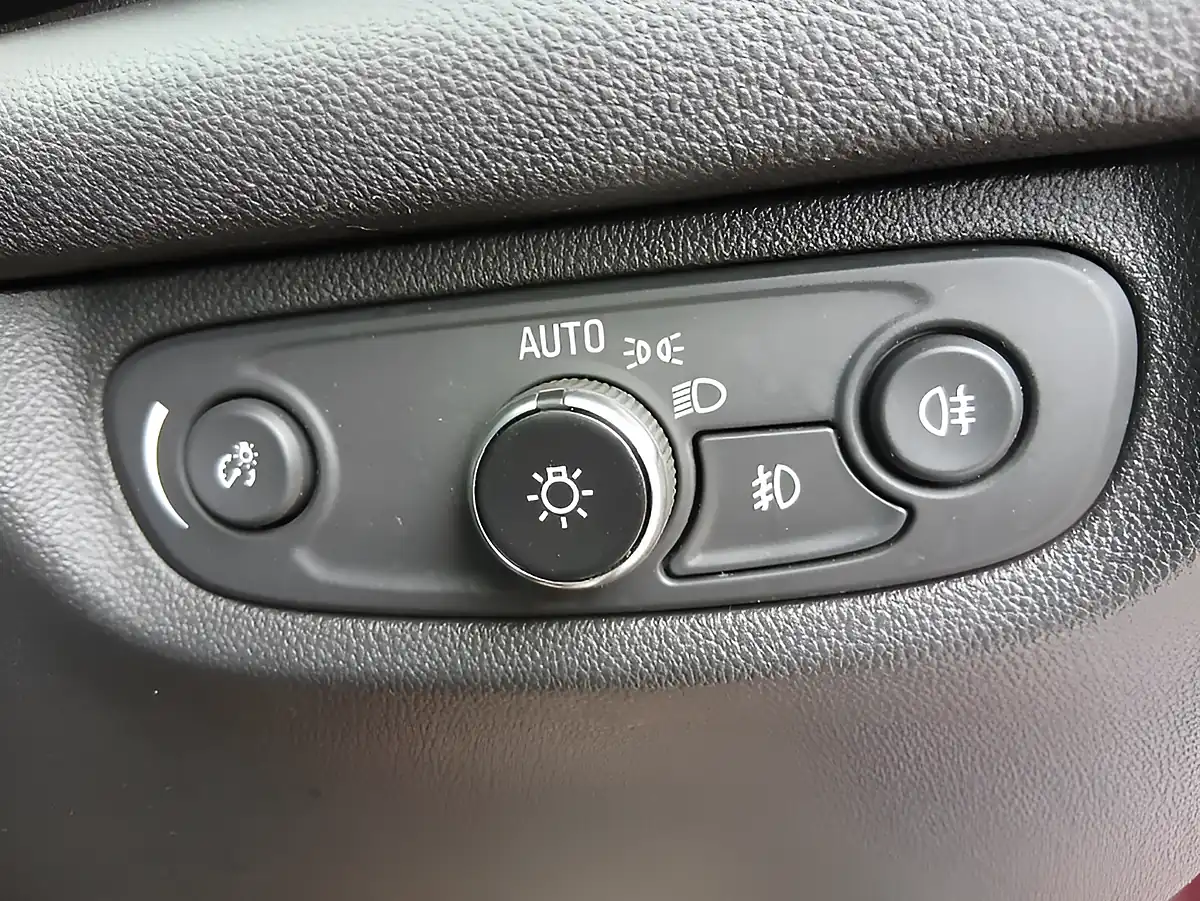 Used 2020 Vauxhall Insignia Ultimate Nav Grand Sport Red - Interior and Exterior details 12