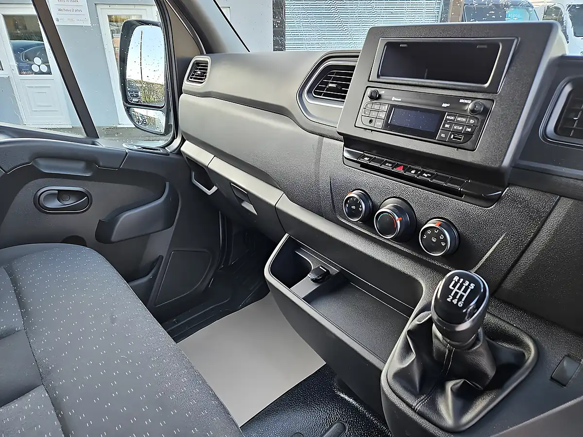 Used 2020 Vauxhall Movano Edition L2H2 Silver - Interior and Exterior details 12