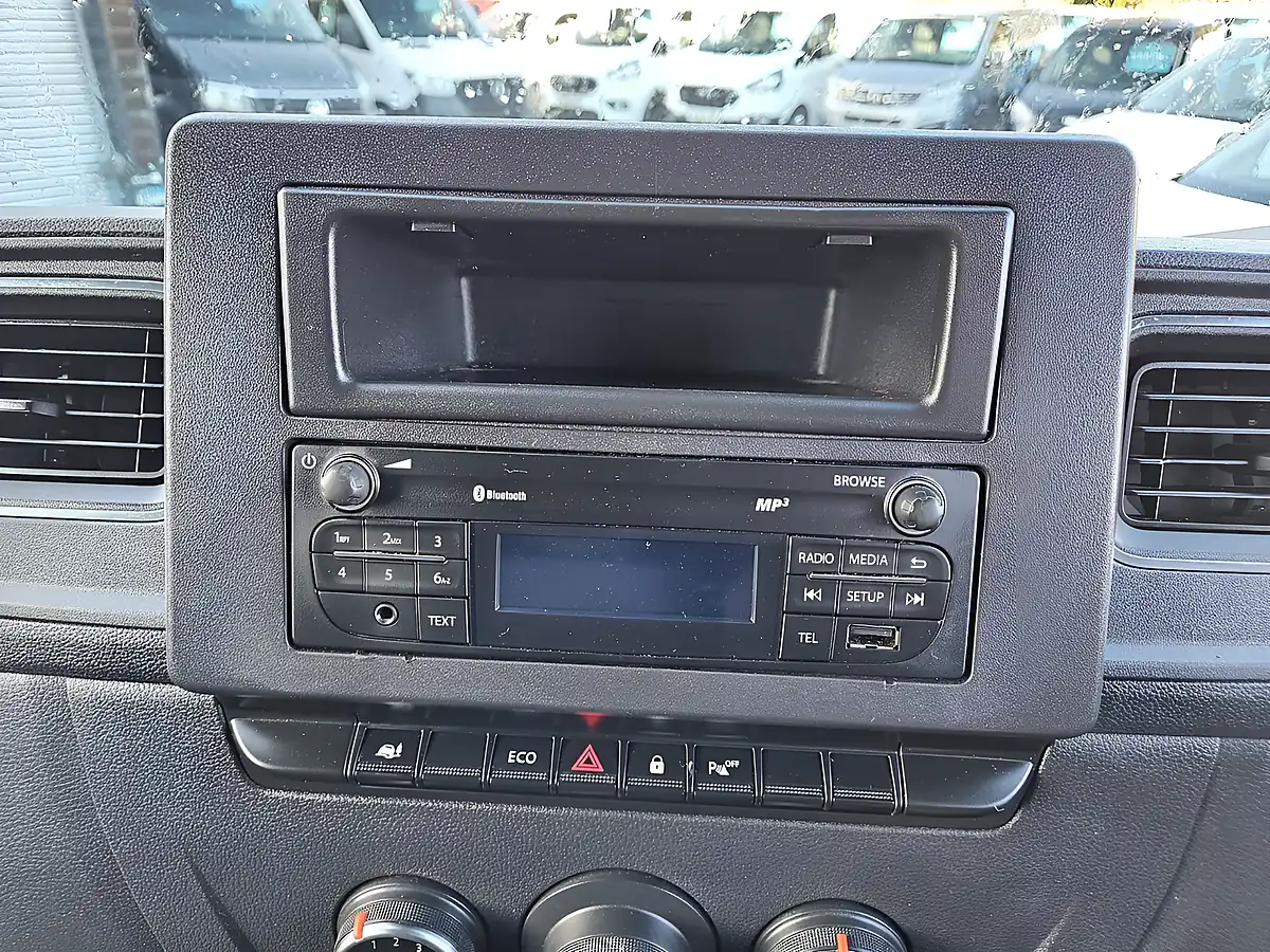Used 2020 Vauxhall Movano Edition L2H2 Silver - Interior and Exterior details 15