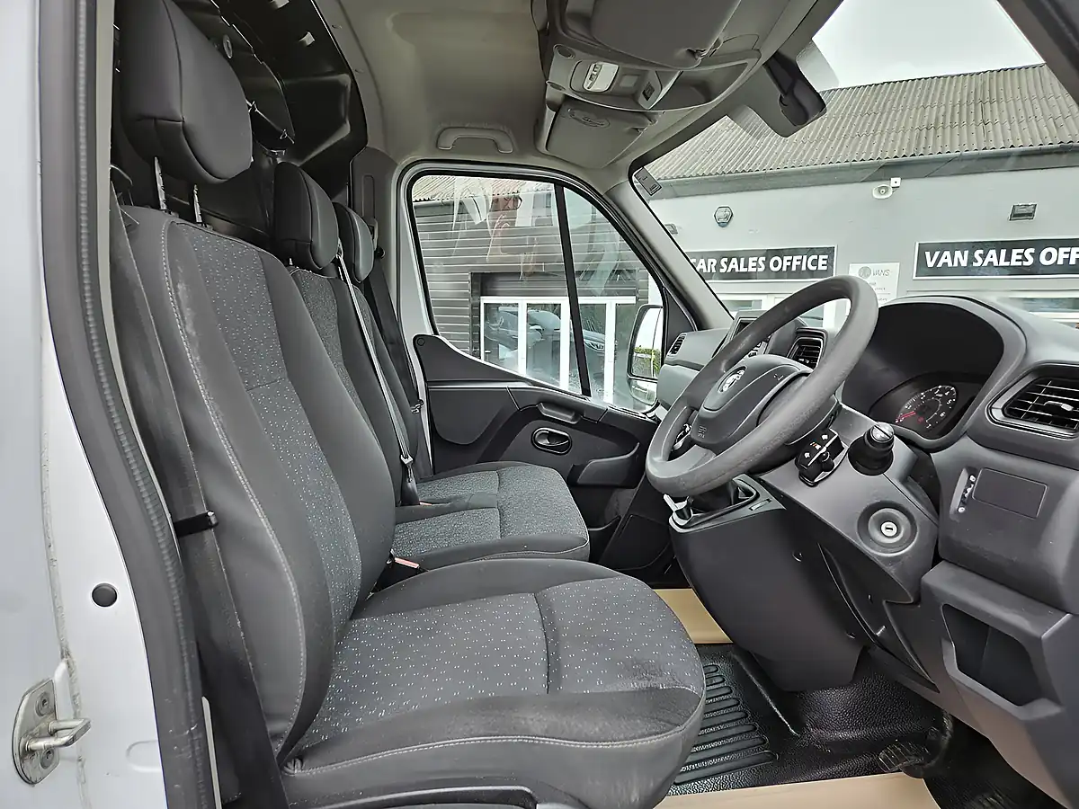 Used 2020 Vauxhall Movano Edition L2H2 Silver - Interior and Exterior details 5