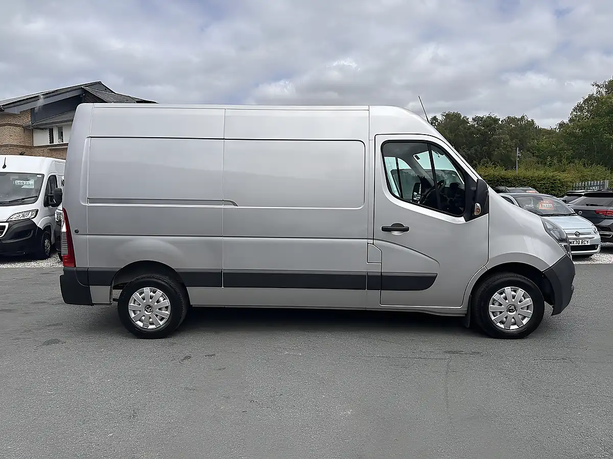 Used 2020 Vauxhall Movano Edition L2H2 Silver - Interior and Exterior details 8