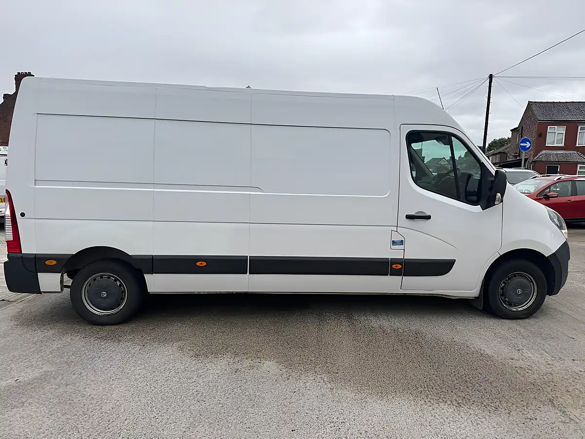 Used 2020 Vauxhall Movano Edition White - Interior and Exterior details 9
