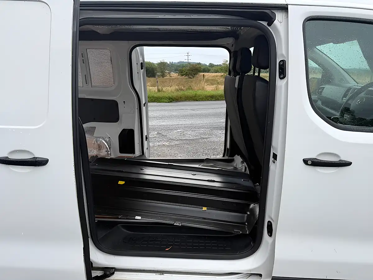 Used 2020 Vauxhall Vivaro 2700 Edition White - Interior and Exterior details 10
