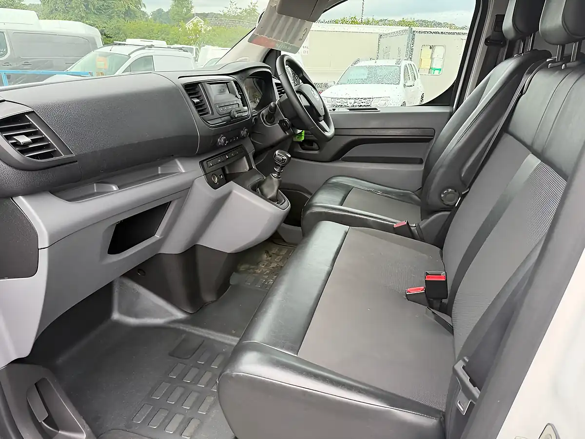 Used 2020 Vauxhall Vivaro 2700 Edition White - Interior and Exterior details 12