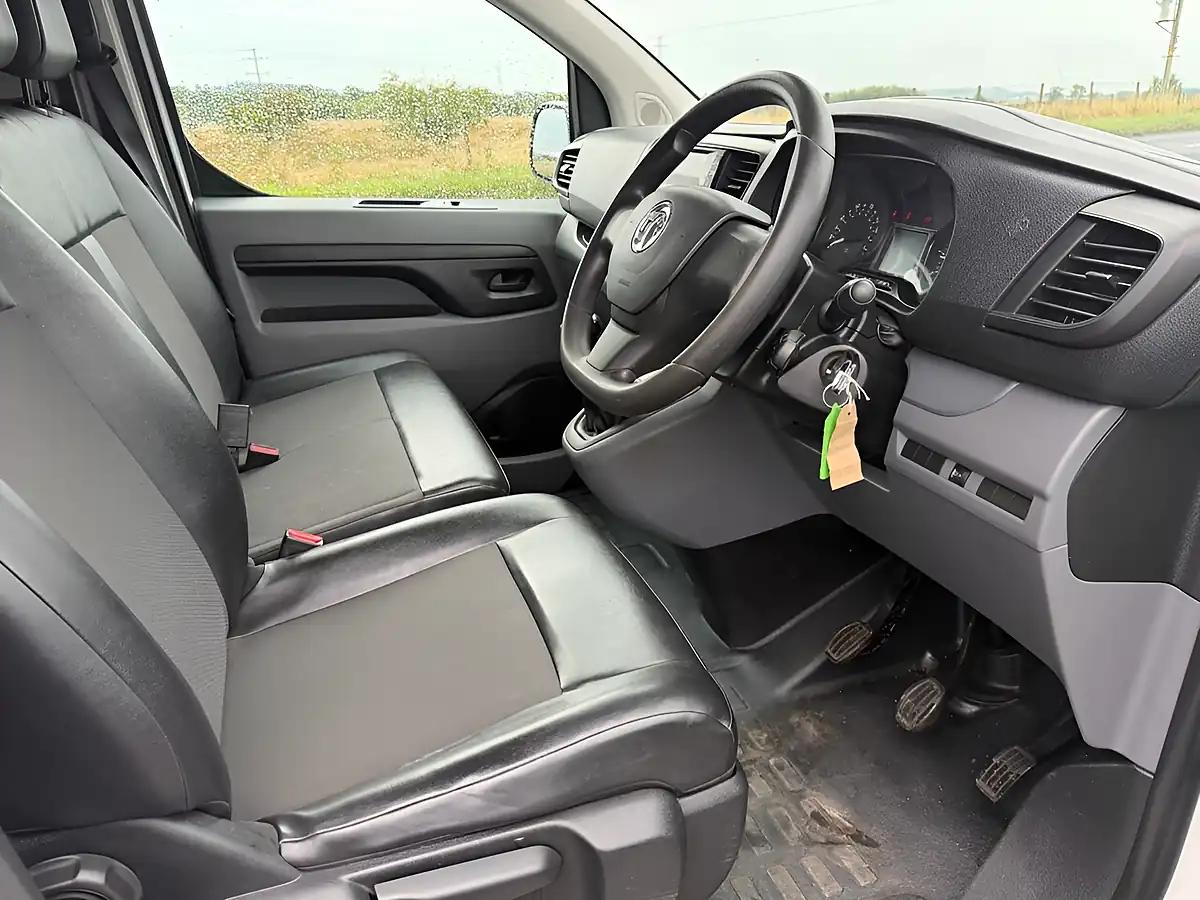Used 2020 Vauxhall Vivaro 2700 Edition White - Interior and Exterior details 13