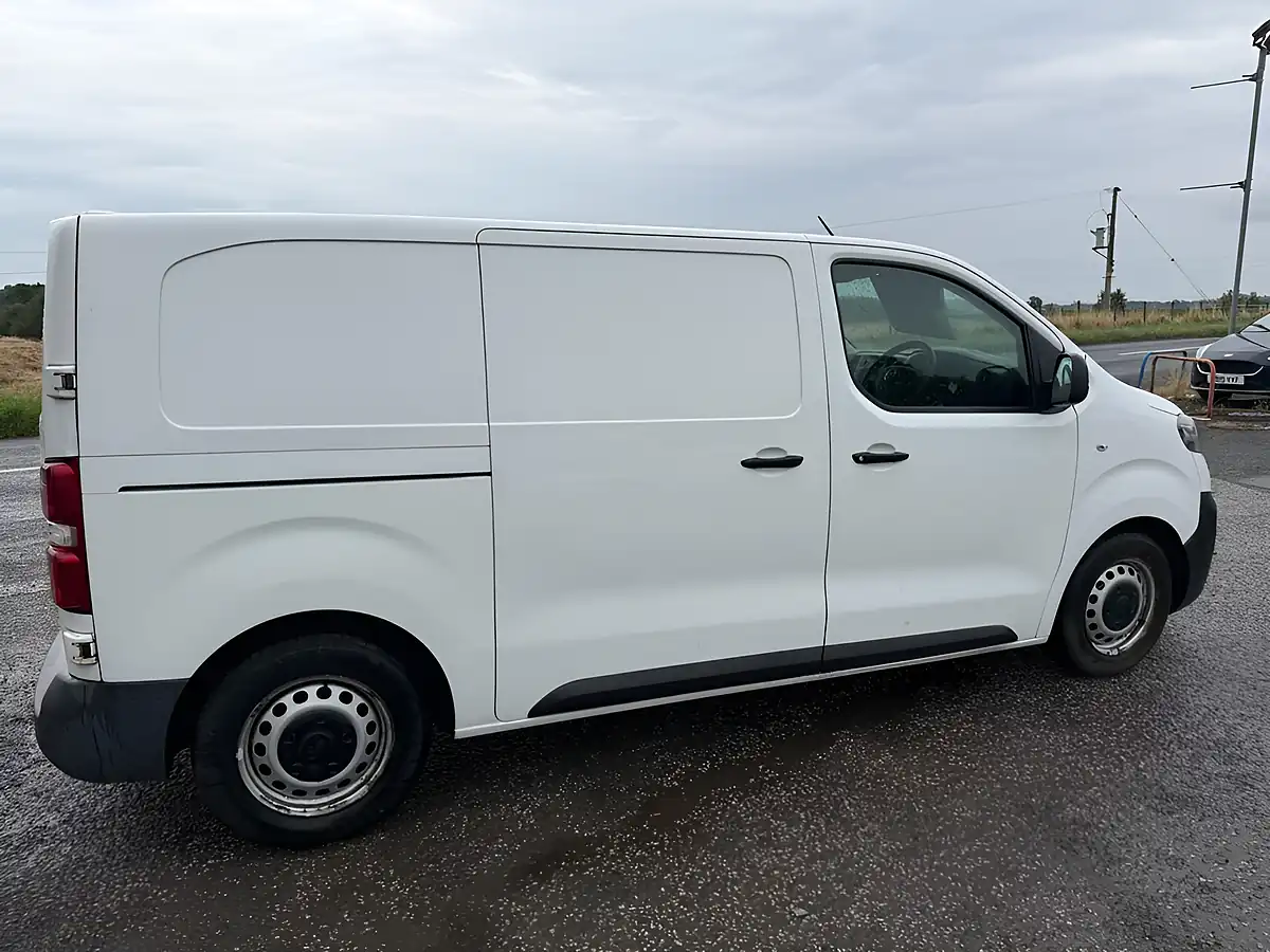 Used 2020 Vauxhall Vivaro 2700 Edition White - Interior and Exterior details 3