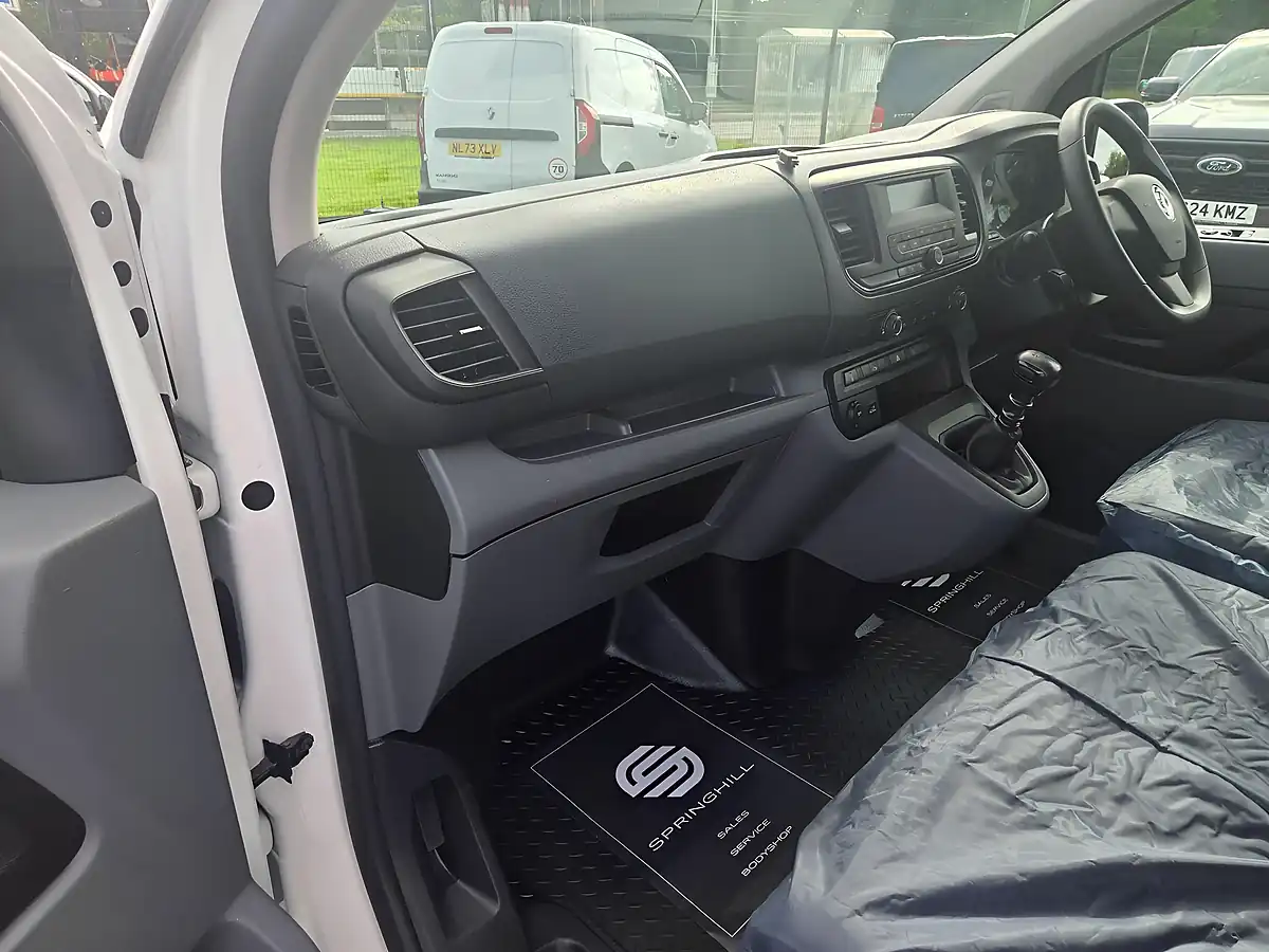 Used 2020 Vauxhall Vivaro 2900 Edition L1 H1 White - Interior and Exterior details 18
