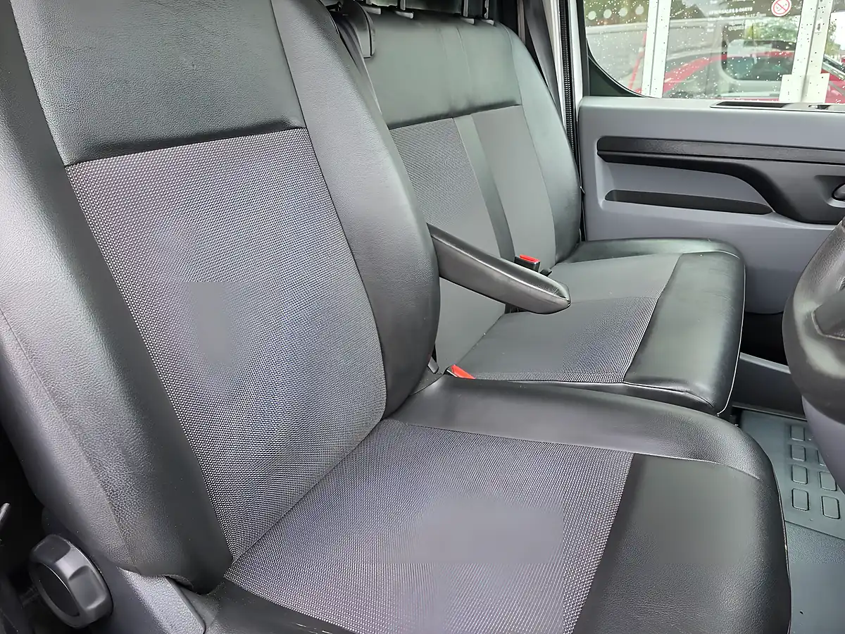 Used 2020 Vauxhall Vivaro Dynamic L2 H1 White - Interior and Exterior details 10