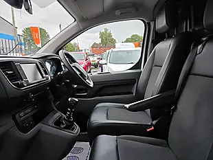 Used 2020 Vauxhall Vivaro Dynamic L2 H1 White - Interior and Exterior details 15