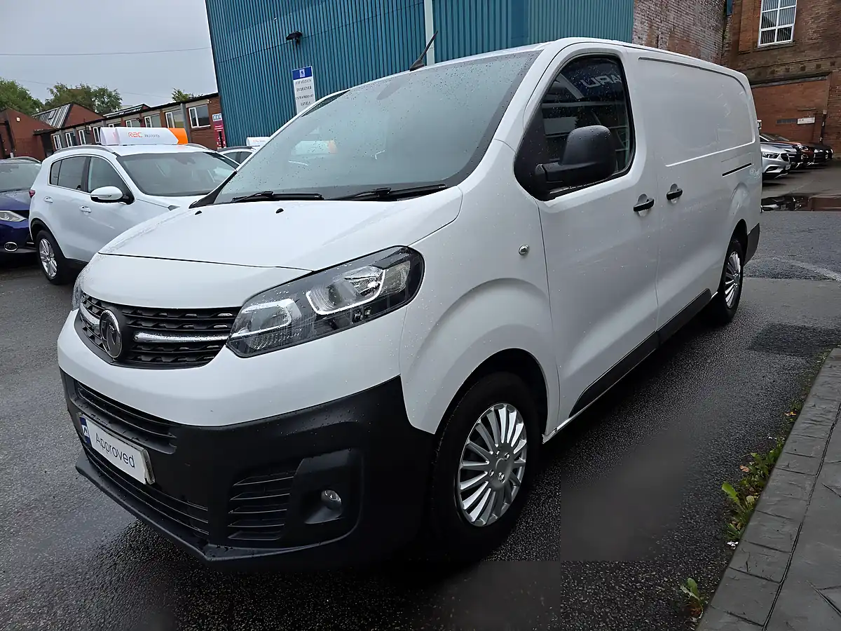 Used 2020 Vauxhall Vivaro Dynamic L2 H1 White - Interior and Exterior details 3