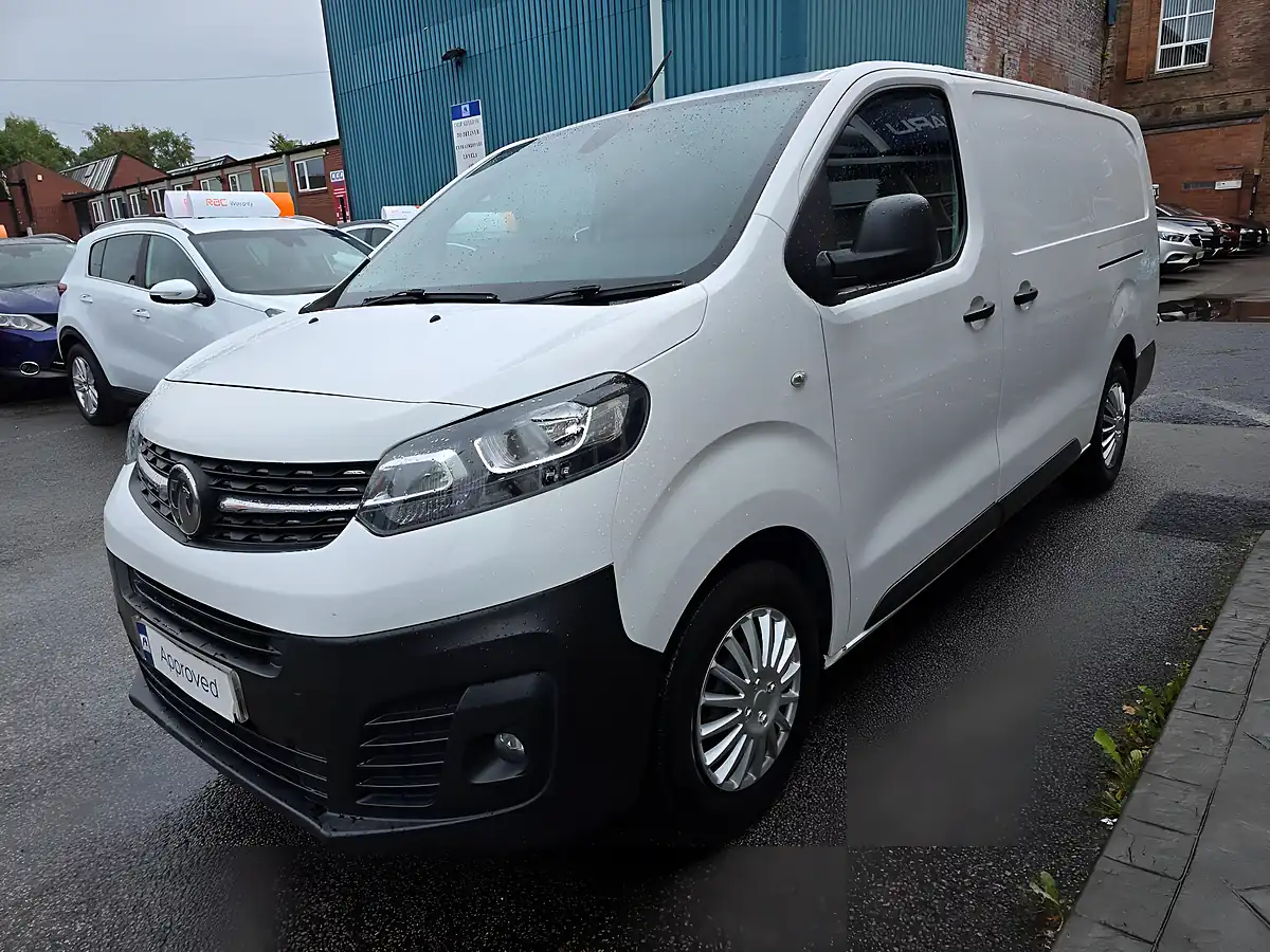 Used 2020 Vauxhall Vivaro Dynamic L2 H1 White - Interior and Exterior details 5