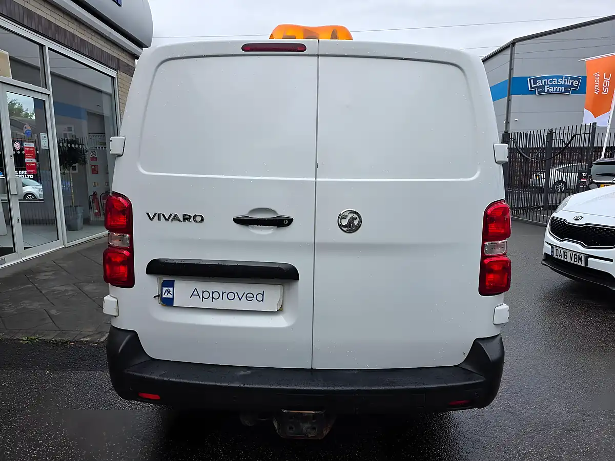 Used 2020 Vauxhall Vivaro Dynamic L2 H1 White - Interior and Exterior details 7