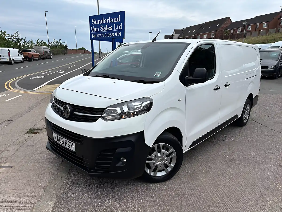 Used 2020 Vauxhall Vivaro Dynamic White - Front View