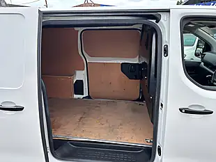 Used 2020 Vauxhall Vivaro Dynamic White - Interior and Exterior details 10