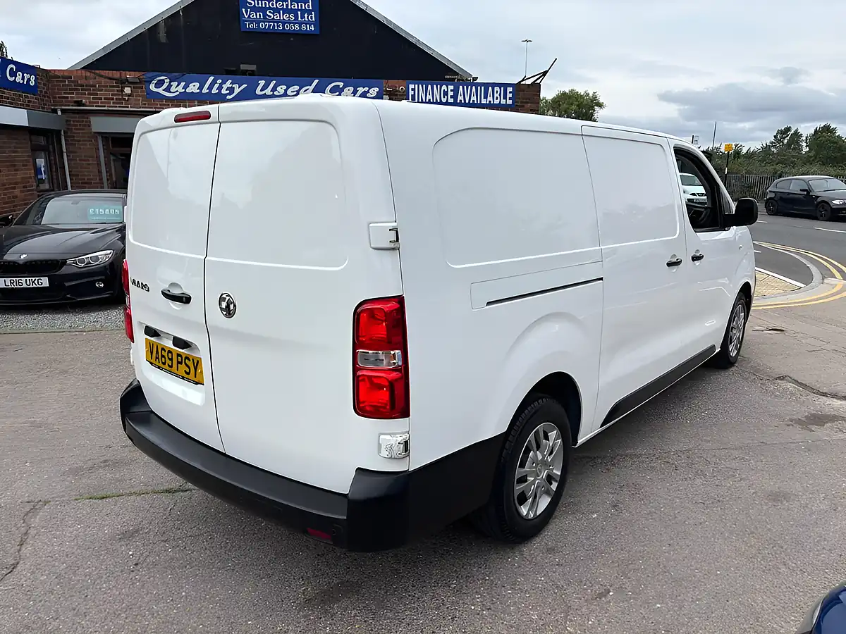 Used 2020 Vauxhall Vivaro Dynamic White - Interior and Exterior details 11