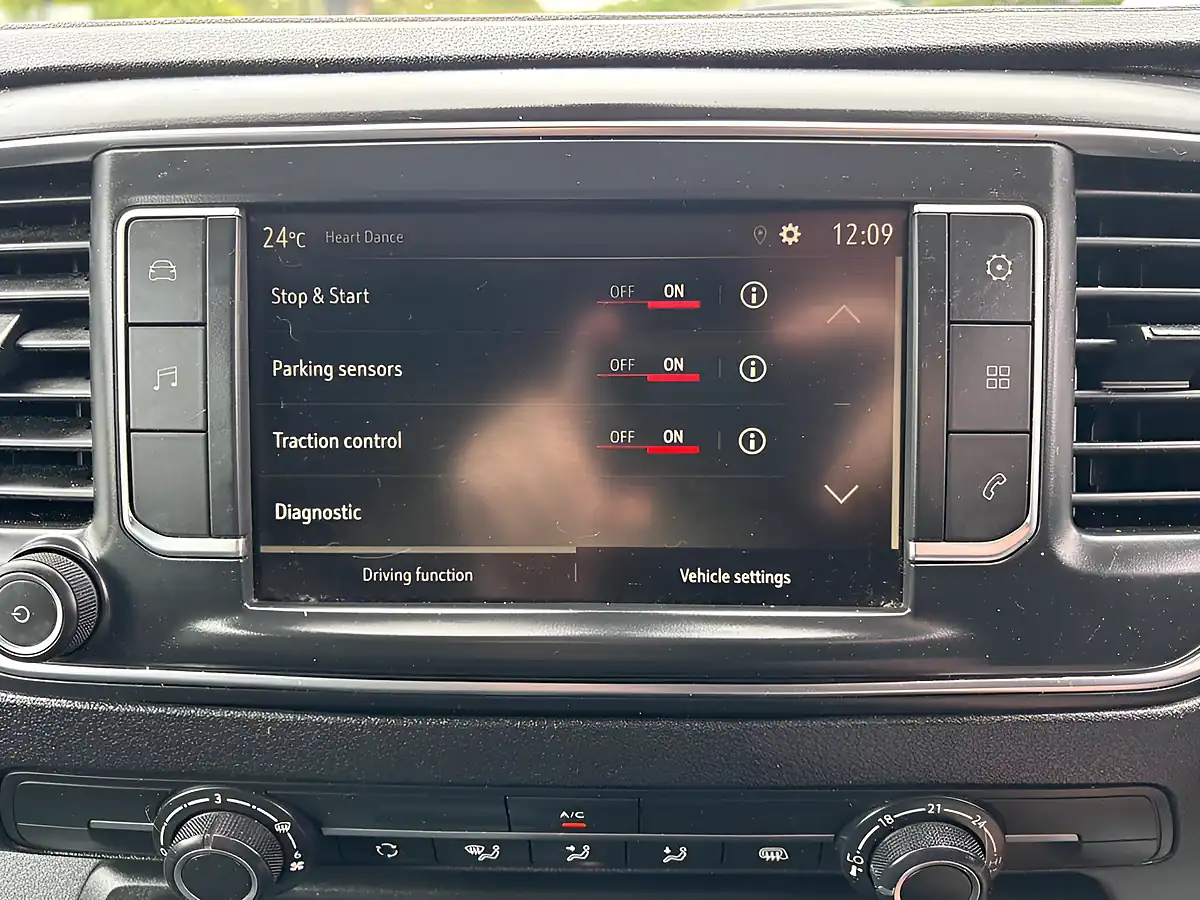 Used 2020 Vauxhall Vivaro Dynamic White - Interior and Exterior details 18