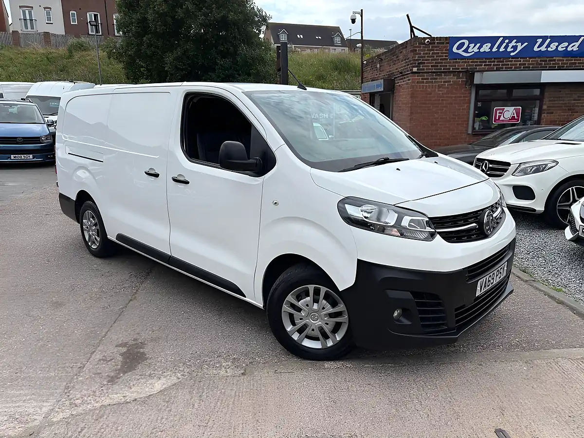 Used 2020 Vauxhall Vivaro Dynamic White - Interior and Exterior details 4