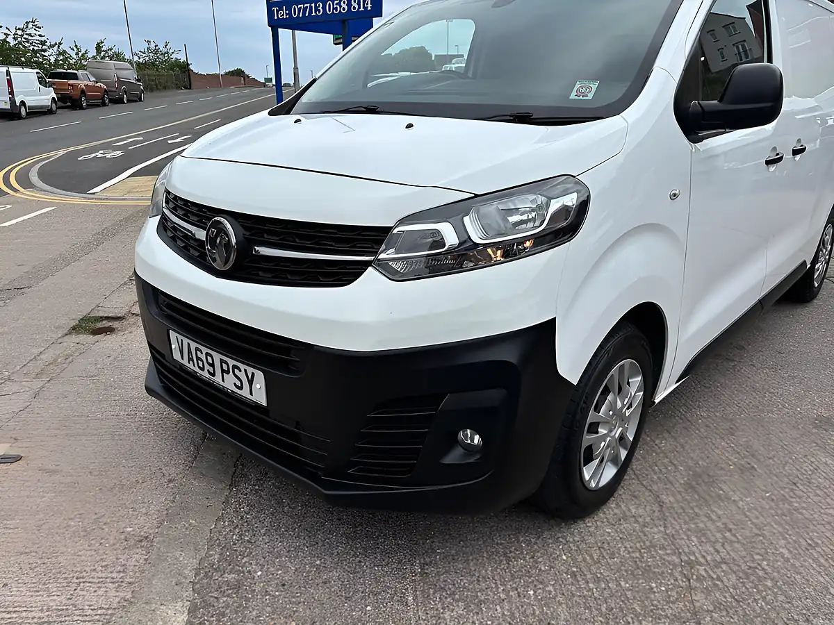 Used 2020 Vauxhall Vivaro Dynamic White - Interior and Exterior details 7