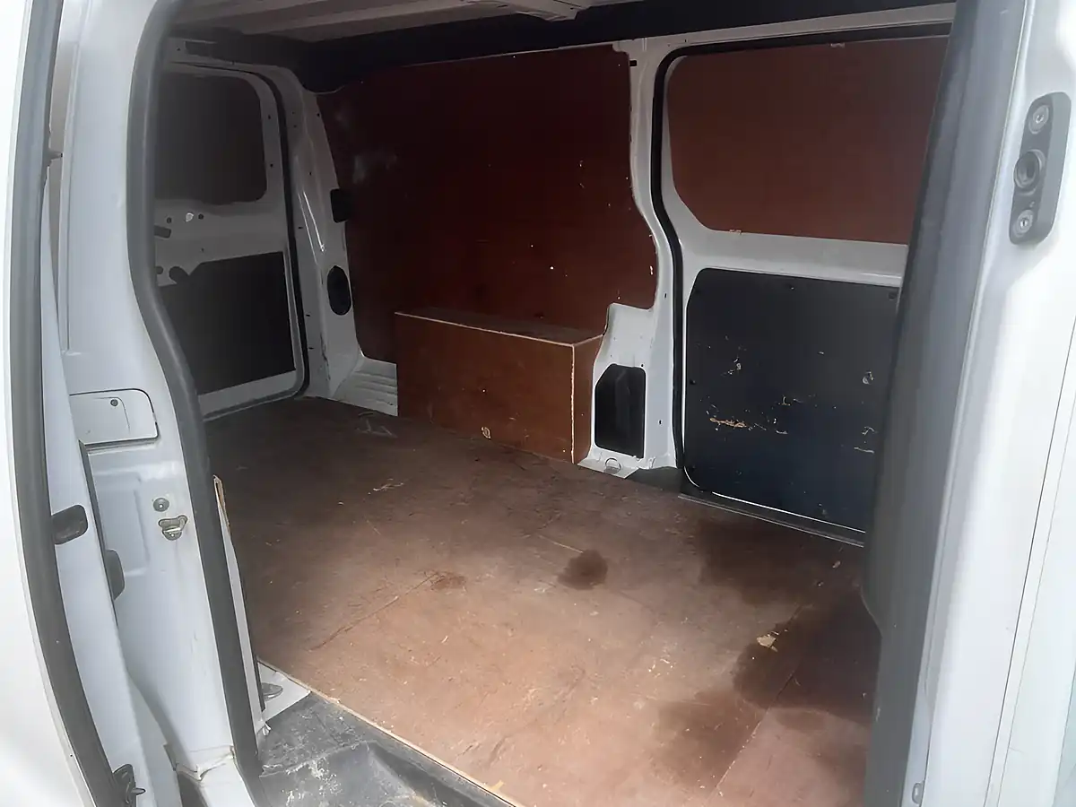 Used 2020 Vauxhall Vivaro Dynamic White - Interior and Exterior details 13
