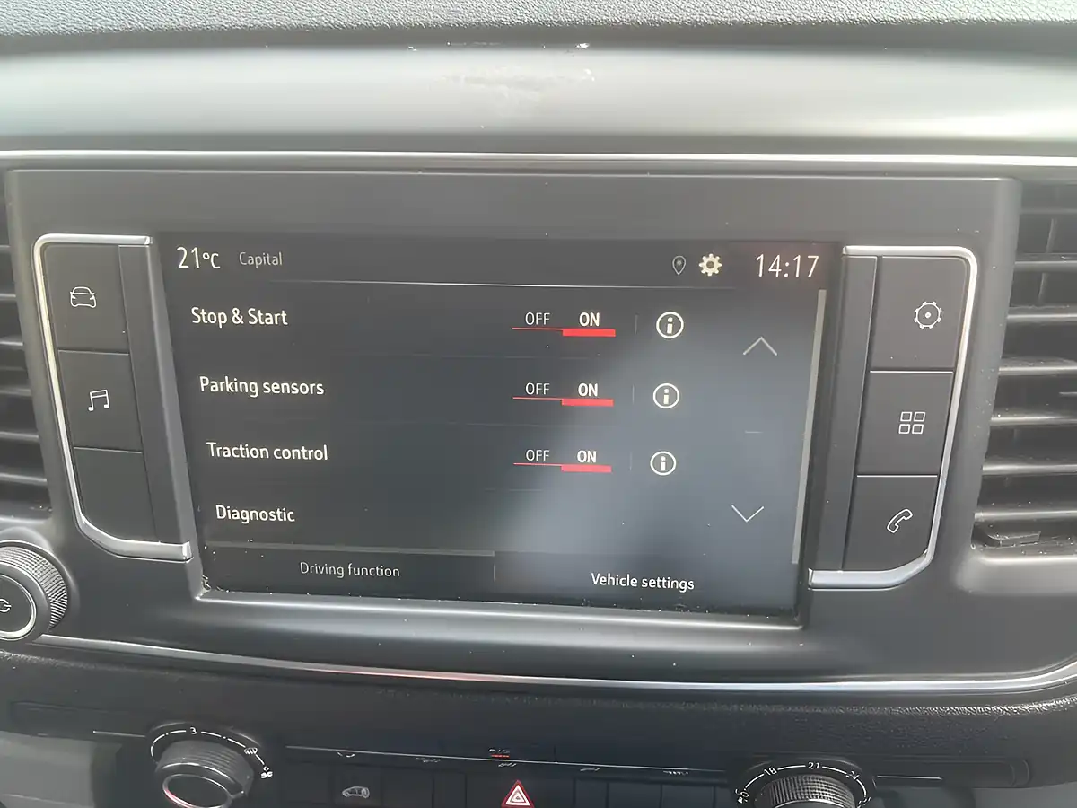 Used 2020 Vauxhall Vivaro Dynamic White - Interior and Exterior details 16