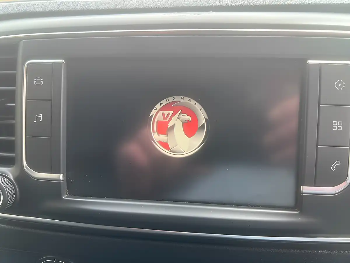 Used 2020 Vauxhall Vivaro Dynamic White - Interior and Exterior details 17