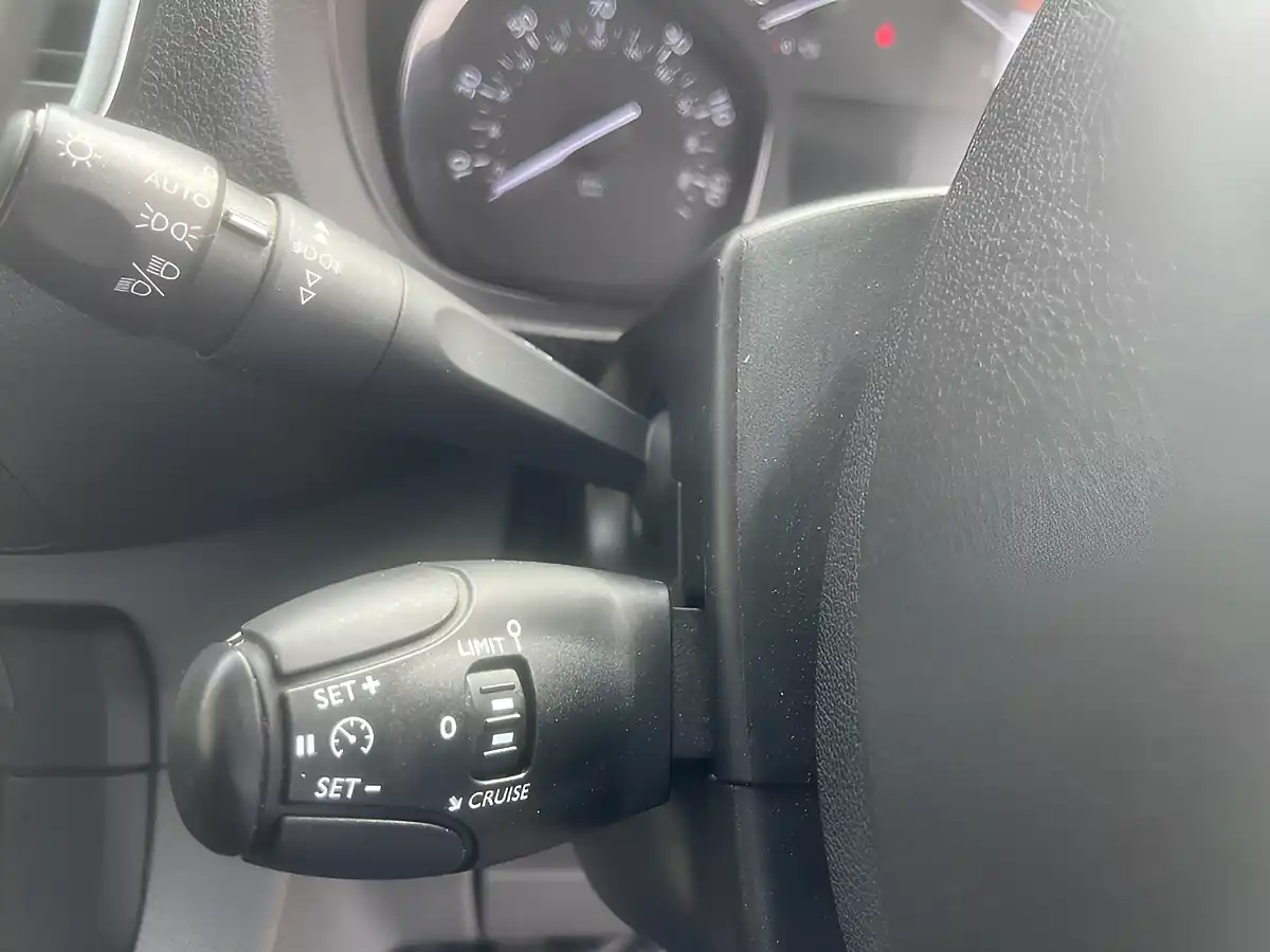 Used 2020 Vauxhall Vivaro Dynamic White - Interior and Exterior details 19
