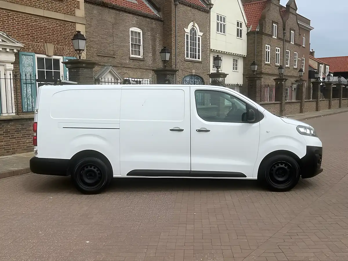 Used 2020 Vauxhall Vivaro Dynamic White - Interior and Exterior details 2