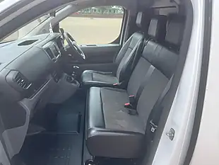 Used 2020 Vauxhall Vivaro Dynamic White - Interior and Exterior details 9