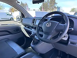 Used 2020 Vauxhall Vivaro Dynamic White - Interior and Exterior details 17