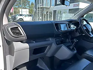 Used 2020 Vauxhall Vivaro Dynamic White - Interior and Exterior details 18