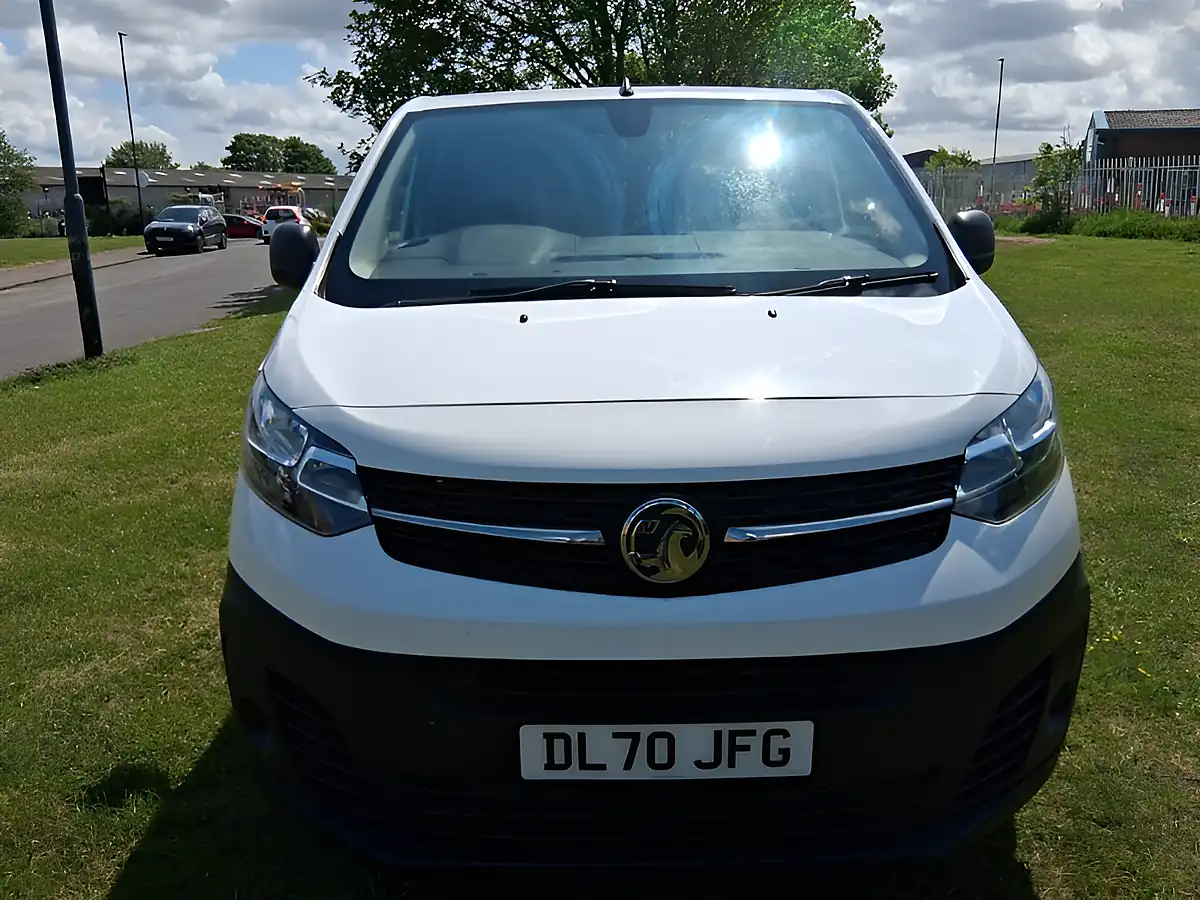 Used 2020 Vauxhall Vivaro Dynamic White - Interior and Exterior details 8