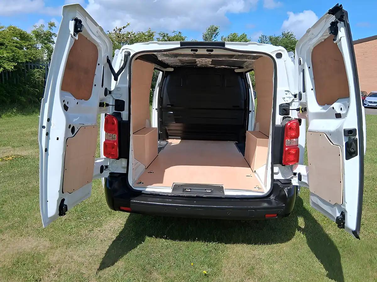 Used 2020 Vauxhall Vivaro Dynamic White - Interior and Exterior details 9
