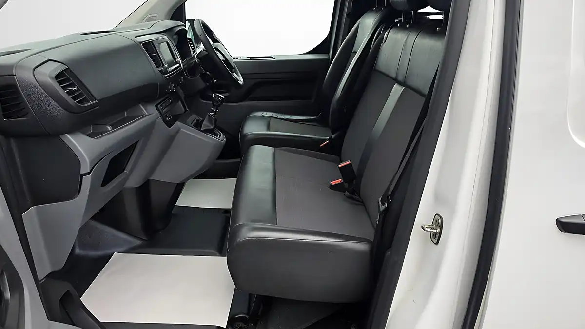 Used 2020 Vauxhall Vivaro Dynamic White - Interior and Exterior details 16