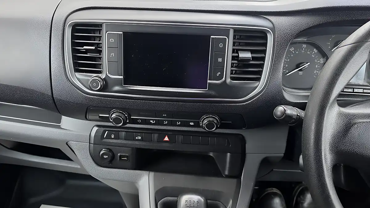 Used 2020 Vauxhall Vivaro Dynamic White - Interior and Exterior details 18