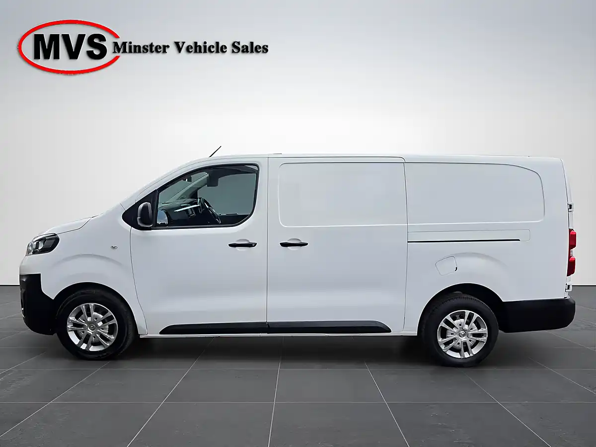 Used 2020 Vauxhall Vivaro Dynamic White - Interior and Exterior details 4