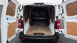 Used 2020 Vauxhall Vivaro Dynamic White - Interior and Exterior details 9