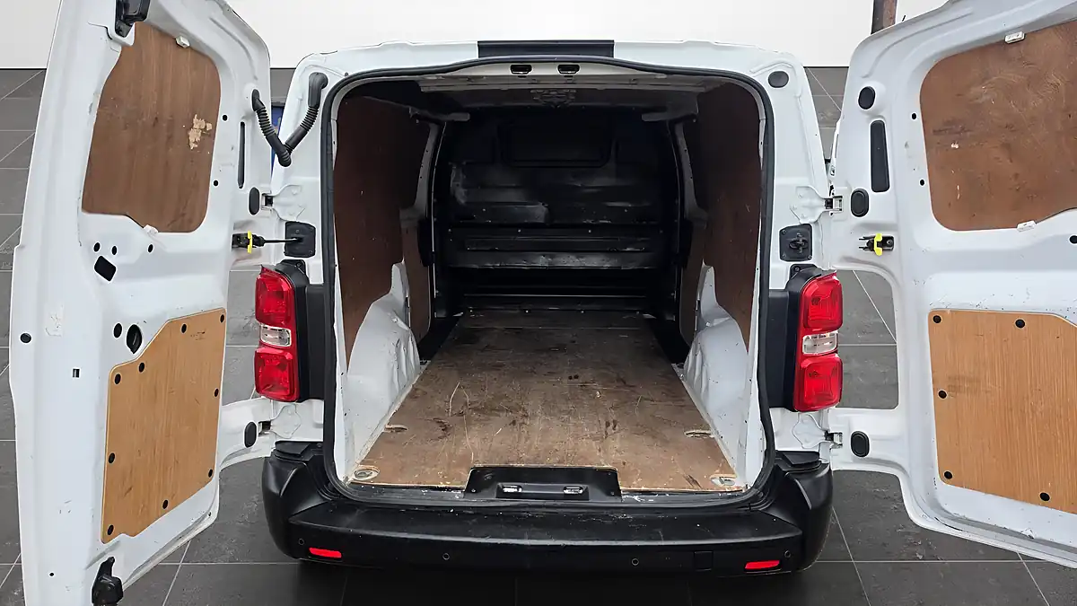 Used 2020 Vauxhall Vivaro Dynamic White - Interior and Exterior details 9
