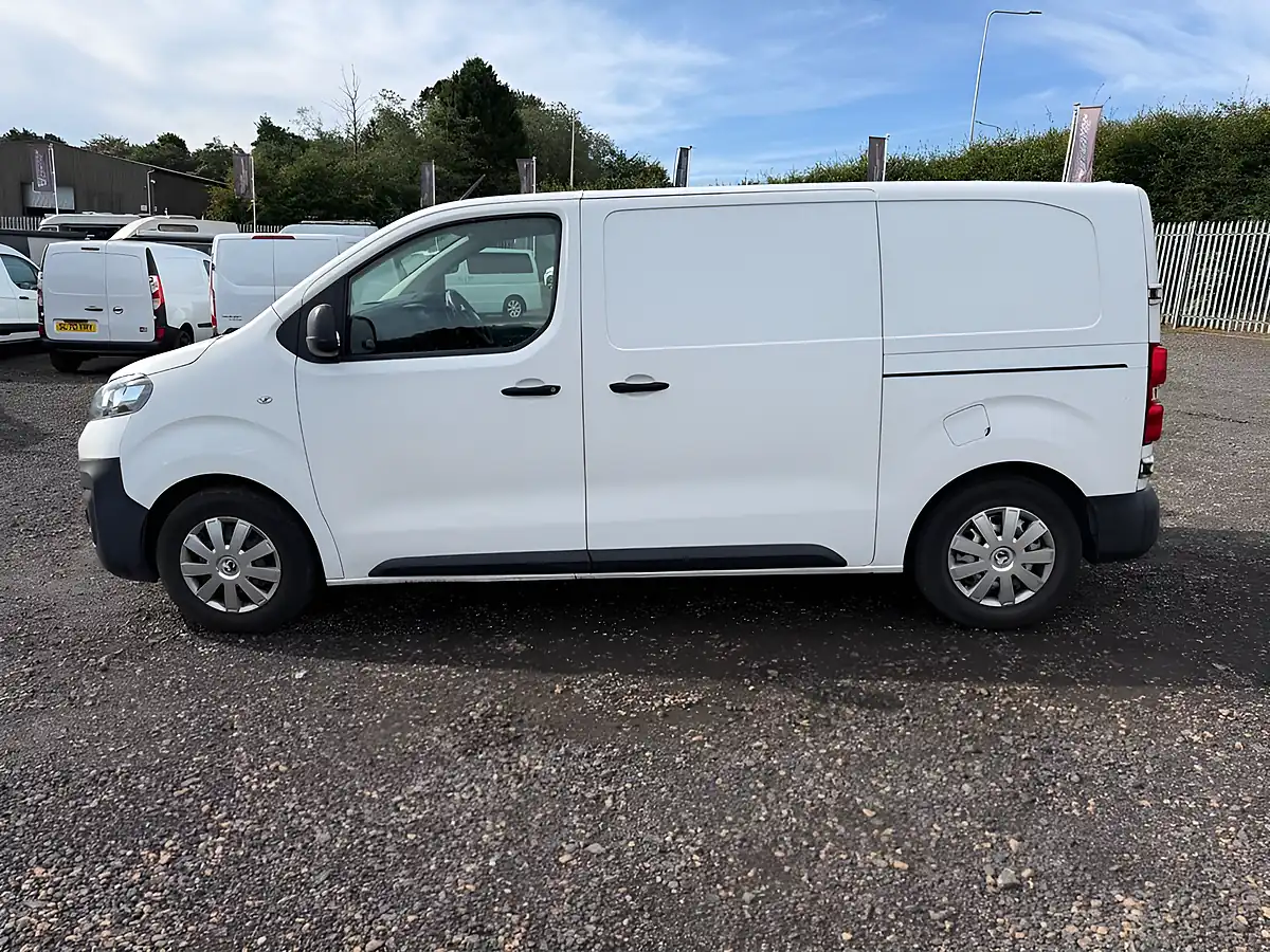 Used 2020 Vauxhall Vivaro Edition White - Interior and Exterior details 4