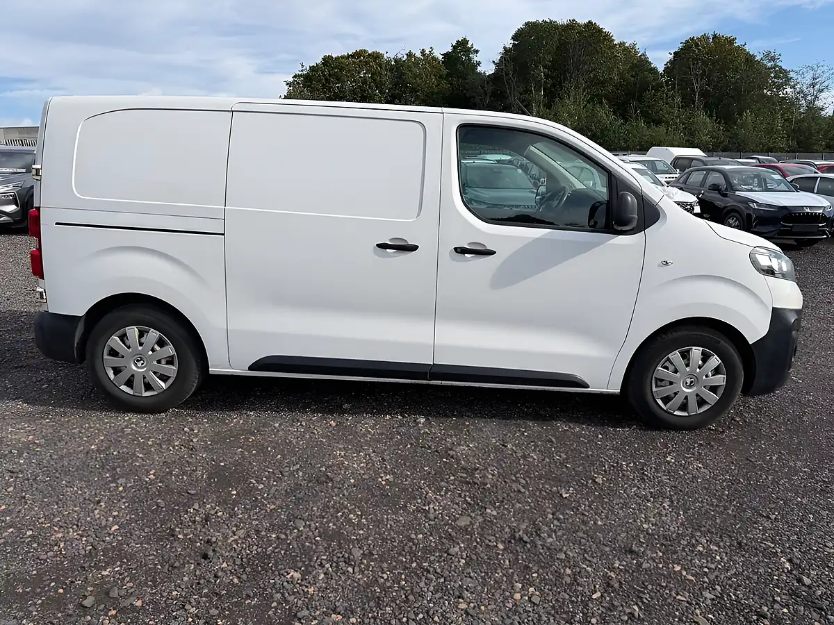 Used 2020 Vauxhall Vivaro Edition White - Interior and Exterior details 8