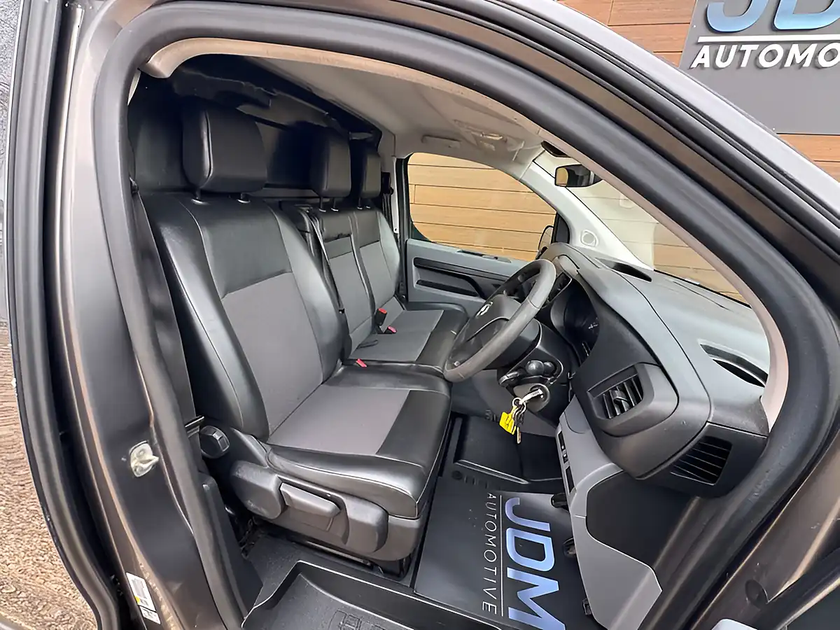 Used 2020 Vauxhall Vivaro Sportive Grey - Interior and Exterior details 17
