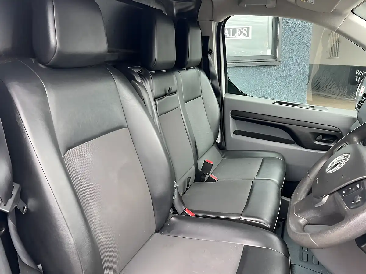 Used 2020 Vauxhall Vivaro Sportive L2 H1 White - Interior and Exterior details 13