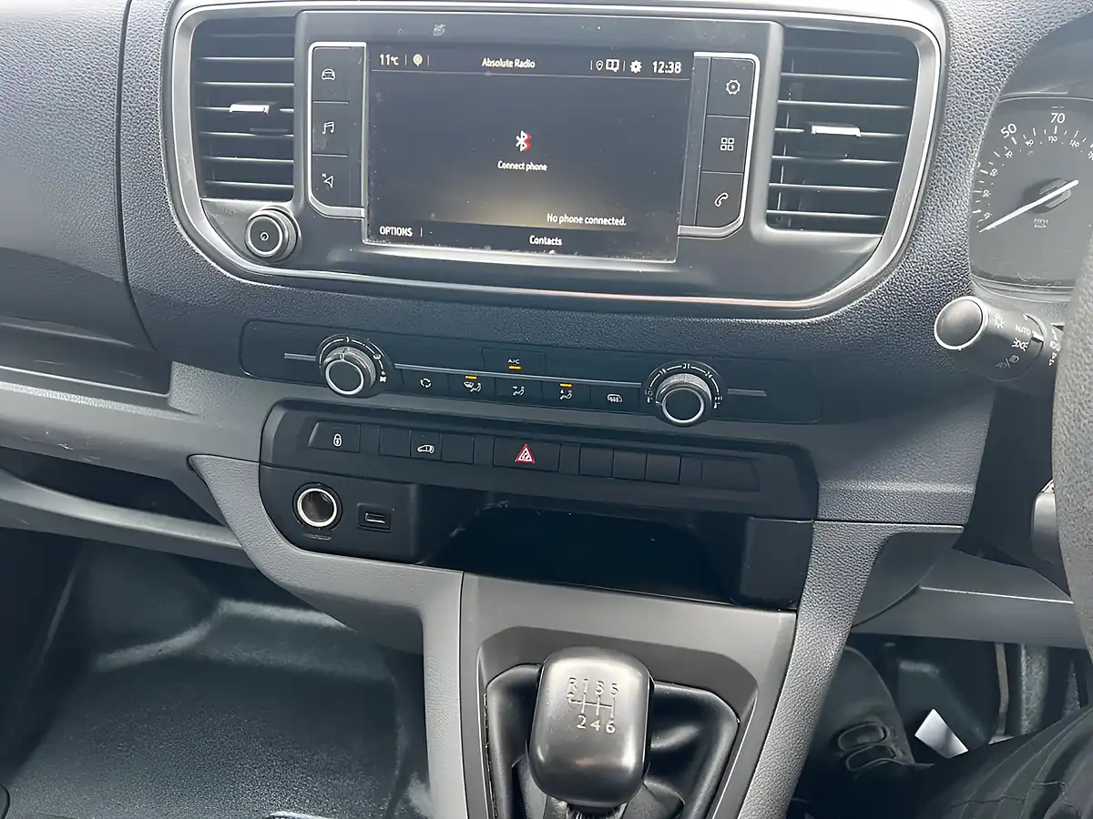 Used 2020 Vauxhall Vivaro Sportive L2 H1 White - Interior and Exterior details 17