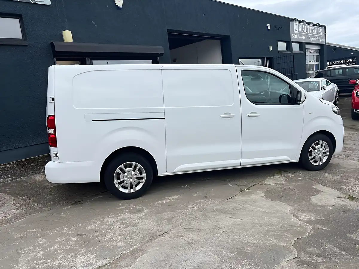 Used 2020 Vauxhall Vivaro Sportive L2 H1 White - Interior and Exterior details 3