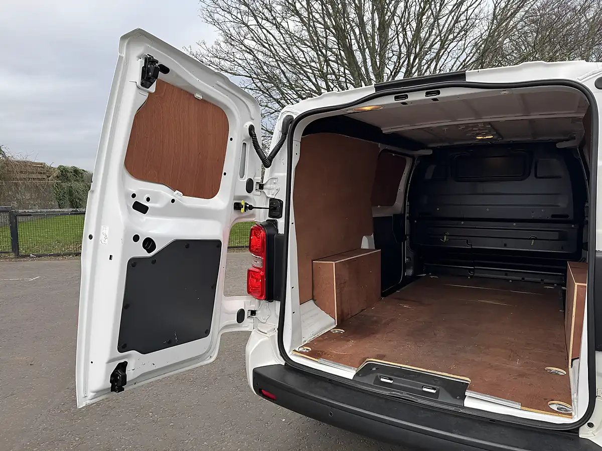 Used 2020 Vauxhall Vivaro Sportive White - Interior and Exterior details 10