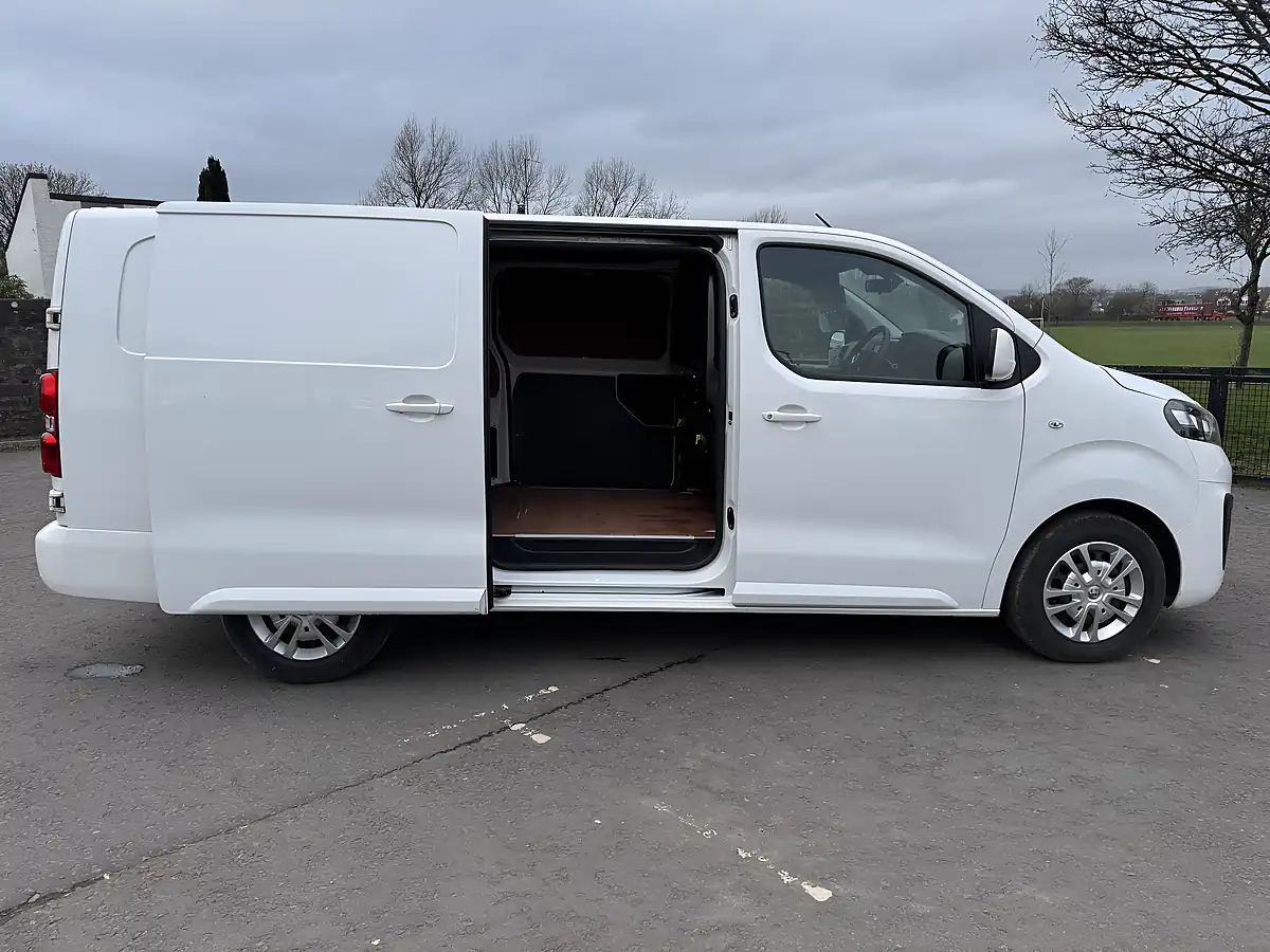Used 2020 Vauxhall Vivaro Sportive White - Interior and Exterior details 12