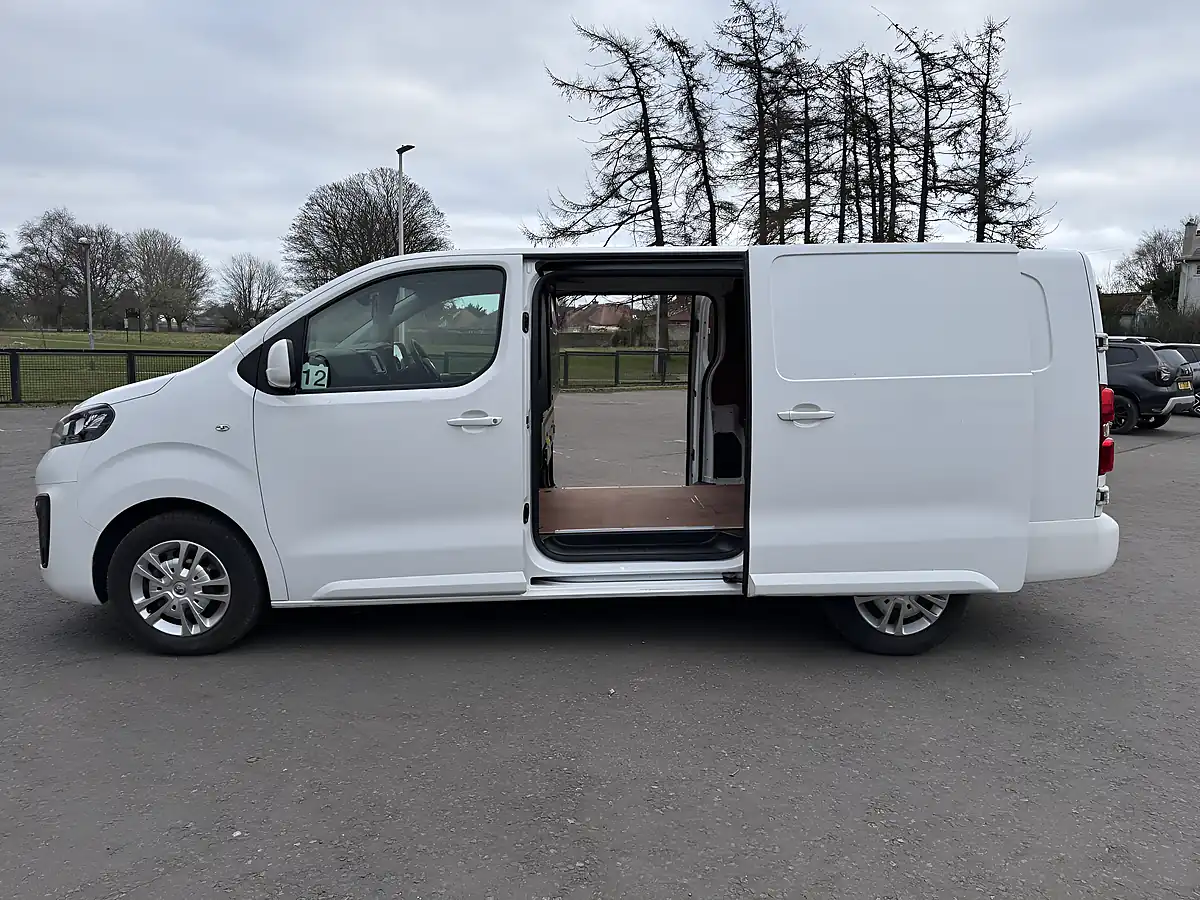 Used 2020 Vauxhall Vivaro Sportive White - Interior and Exterior details 14